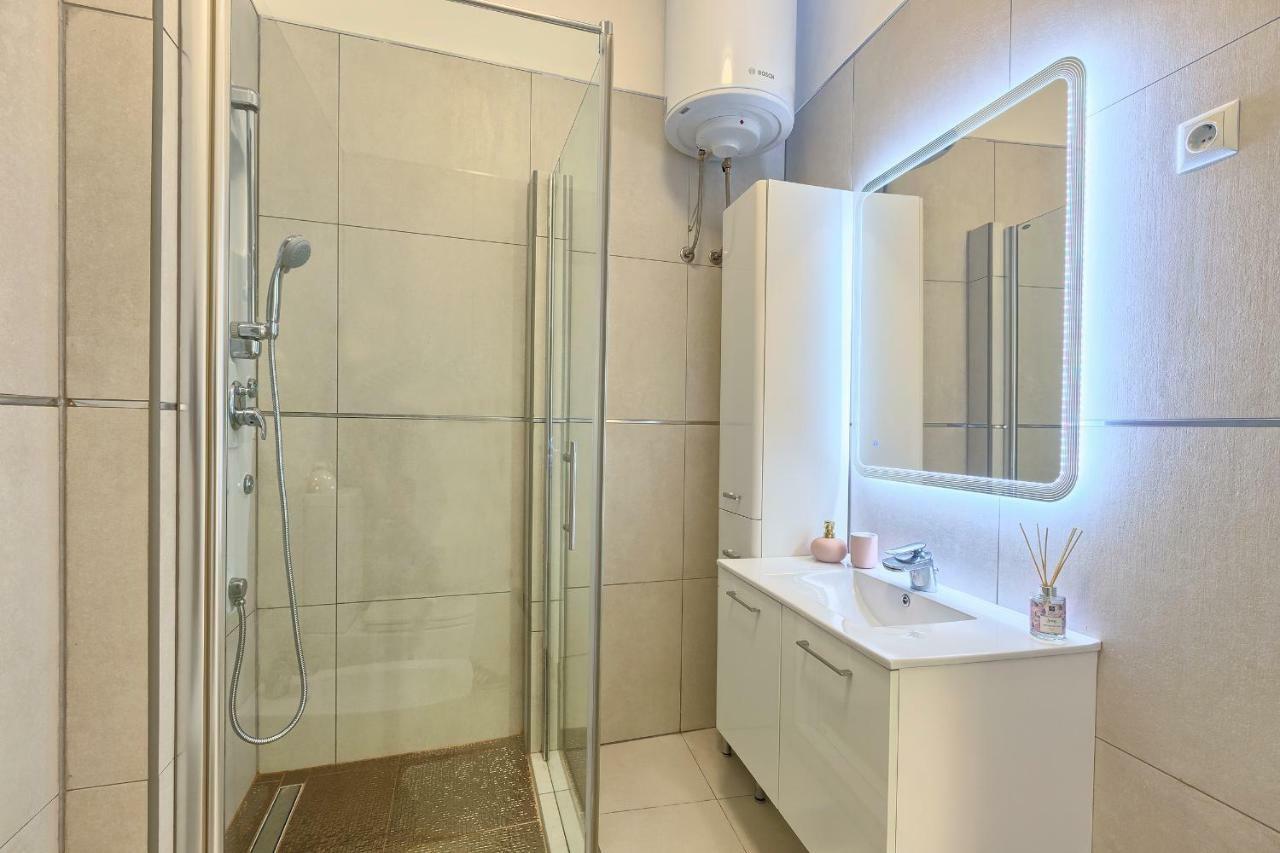 Hedone Luxury Apartment With Free Parking Pula Bagian luar foto