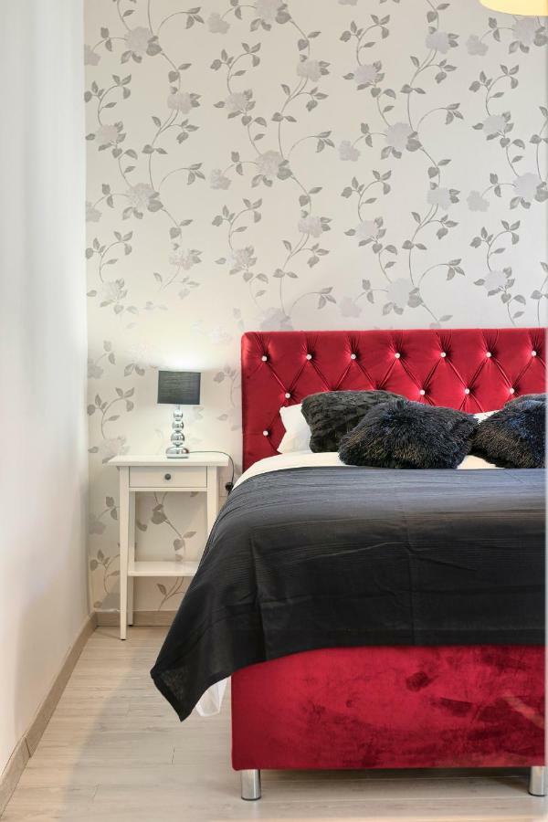 Hedone Luxury Apartment With Free Parking Pula Bagian luar foto
